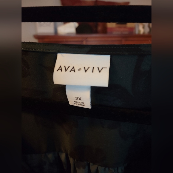 Like New Floral Flowy Peasant Blouse - Picture 3 of 4